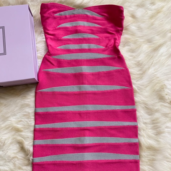 🎉 SALE Herve Leger Pink Grey Bandage Strapless Mini Dress - Picture 2 of 5
